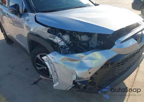 2024 Toyota Corolla Cross Hybrid Xse z USA, uszkodzony, nr VIN 7MUFBABG5RV027845